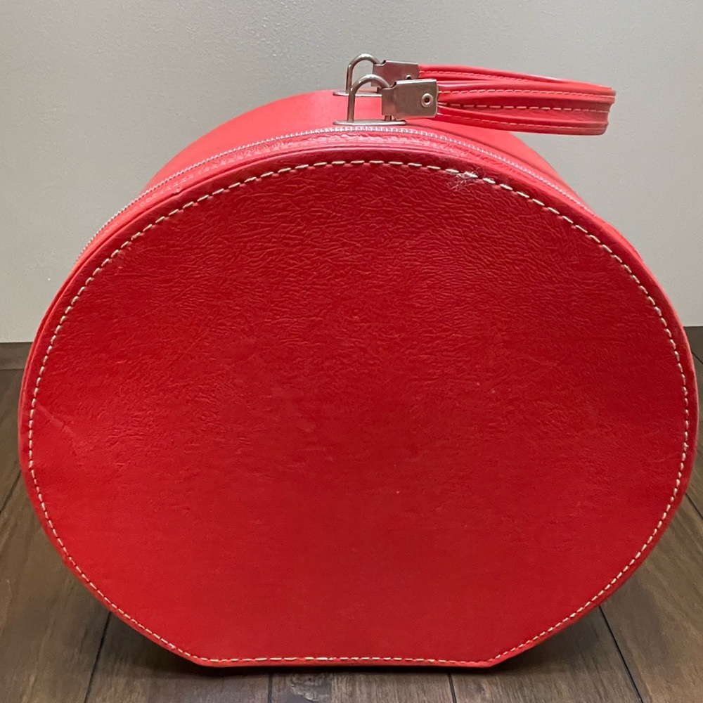 Vintage Travins Hat Box